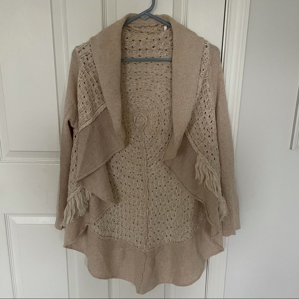 Knitted and knotted cardigan